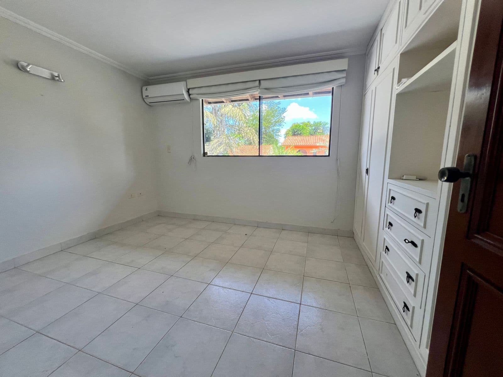 Residencia en barrio cerrado las piedras - Luque, foto 5