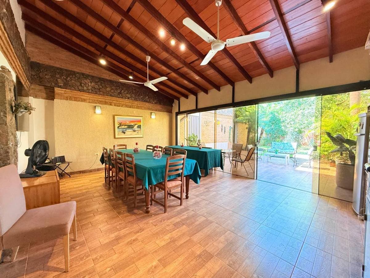 En venta residencia de 4 habitaciones en Bº Recoleta