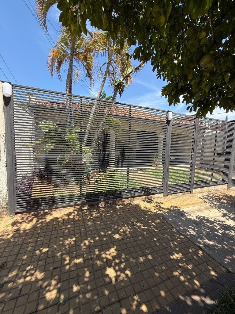 CASA EN VENTA EN Lambaré Oportunidad ideal para invertir