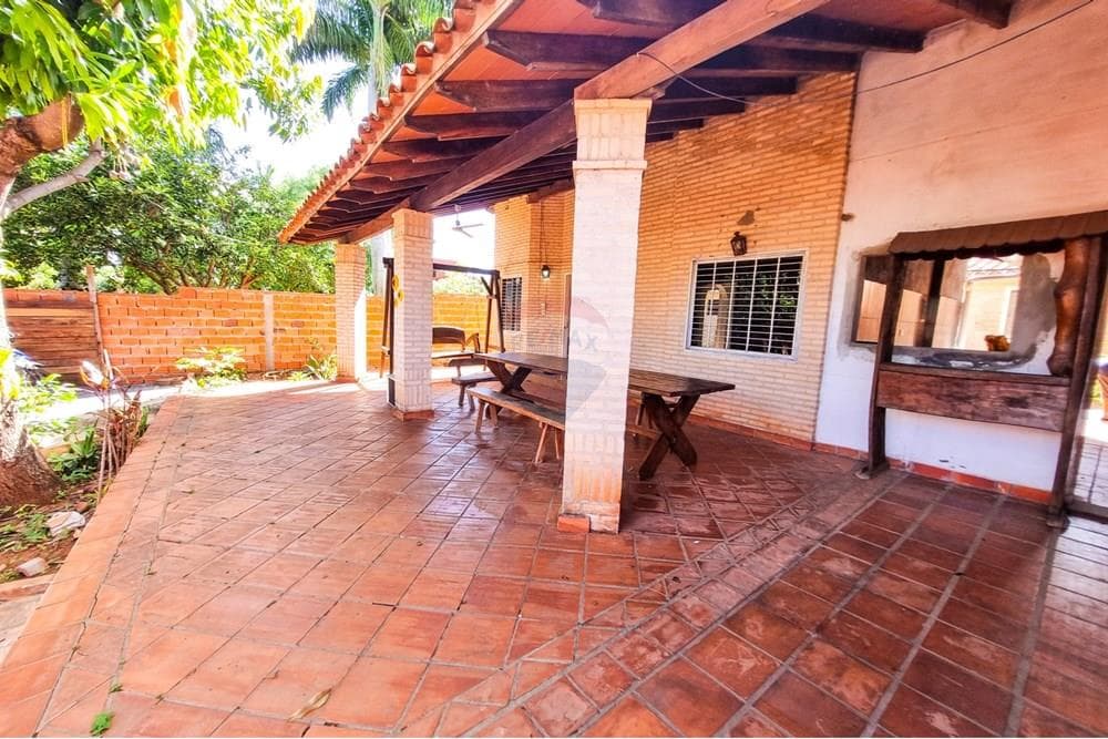 Hermosa casa en primer barrio, foto 3