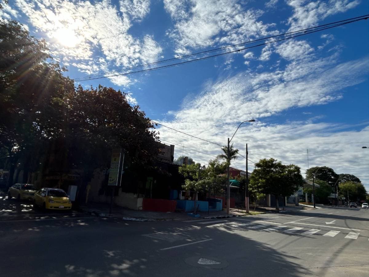 En venta, terreno, esquina Colón y Holanda