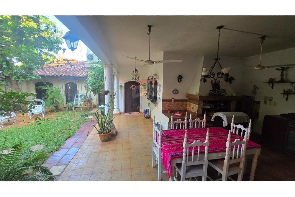 En venta amplia casa de 2 plantas estilo colonial, zona terminal de asunción, foto 4