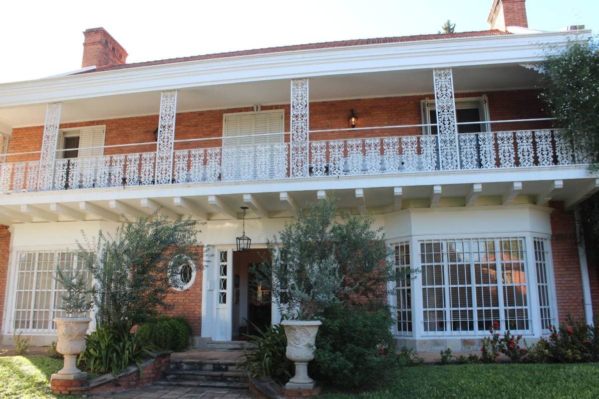 En venta elegante residencia en el barrio Las Mercedes, foto 1