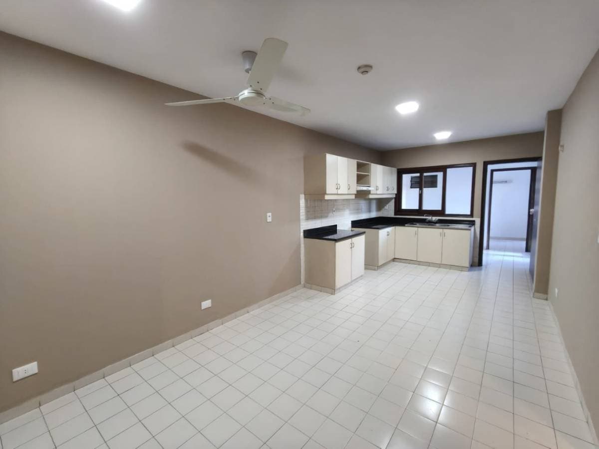 En alquiler departamento de 3 habitaciones — foto 3