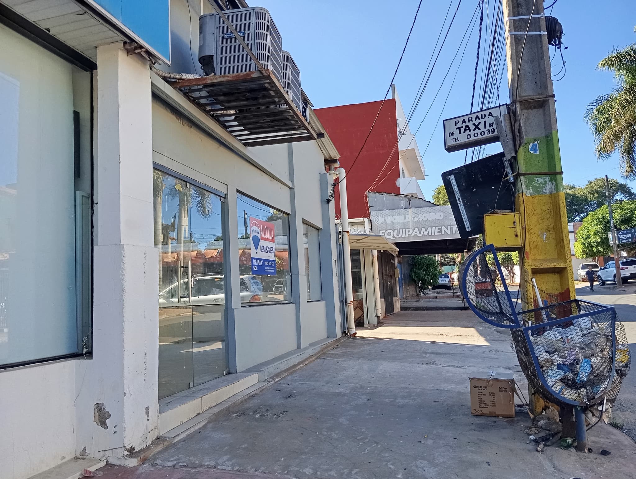 Salón Comercial De 97 M2 En Fernando de la Mora, Zona Sur
