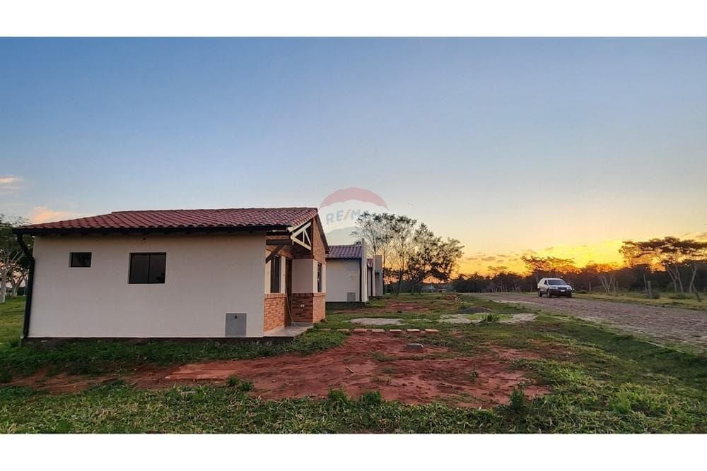 En venta – Casa en Barrio Karaguatayty, Itá, foto 1