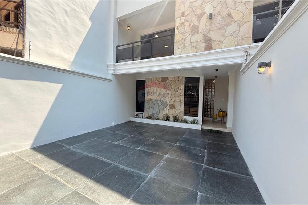 Amplio duplex en venta, foto 2