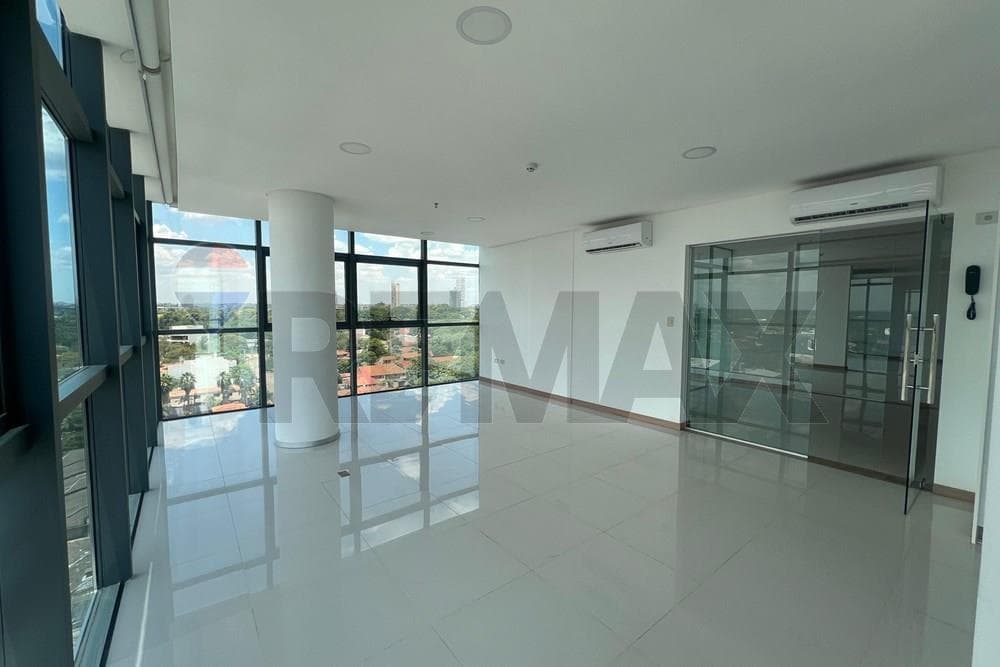 medio piso de oficinas en Trading Park, foto 2