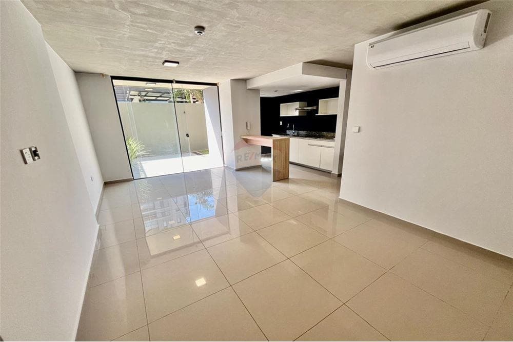 Departamento con patio privado - insignia 3, foto 2