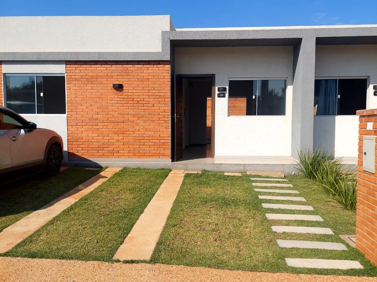 Alquilo casa de 3 dormitorios en areguá barrio arasy 1
