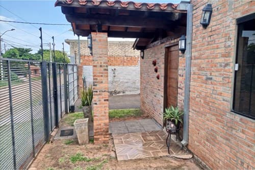 Casa-Venta-Los Pinos entre Brasil y EE.UU, Laurelty, Luque, Central, foto 4