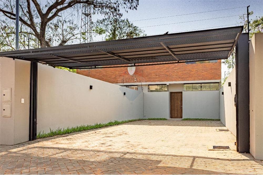 Vendo Moderno Duplex de 3 dorm en Loma Merlo, Luque