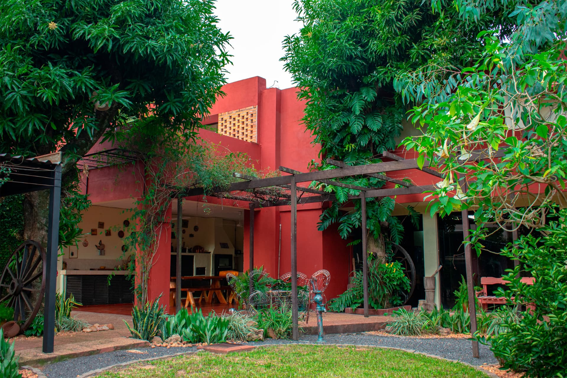 Hermosa residencia en venta zona lambare - mbachio, foto 2