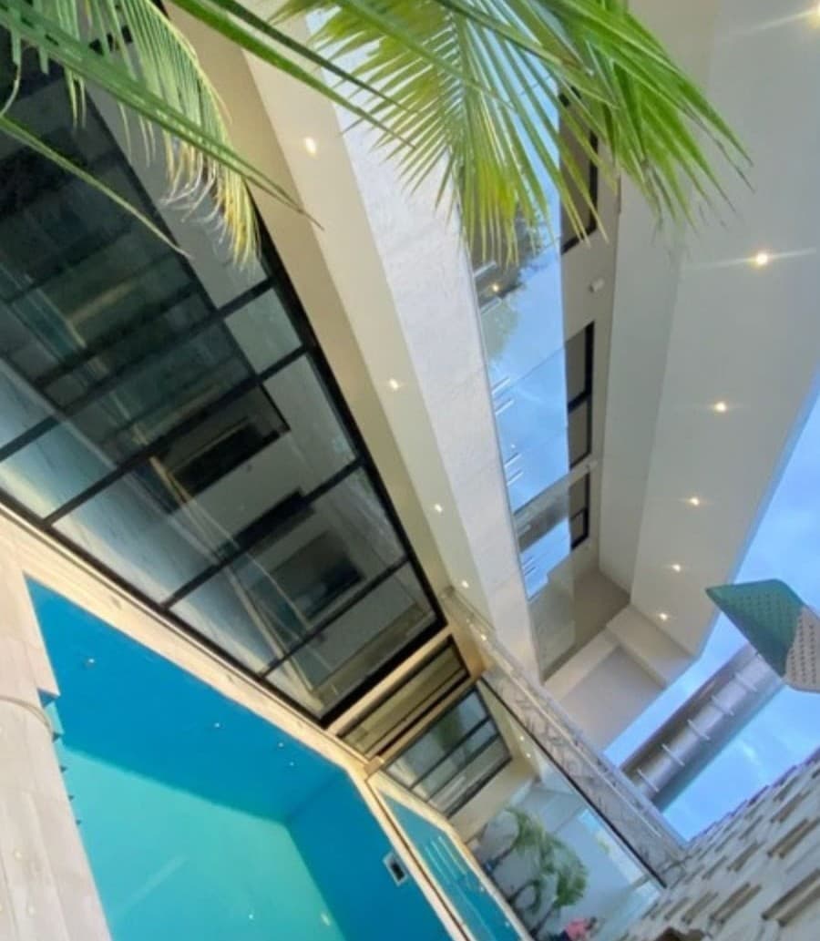 En alquiler residencia en la zona del Yacht y Golf Club Paraguayo