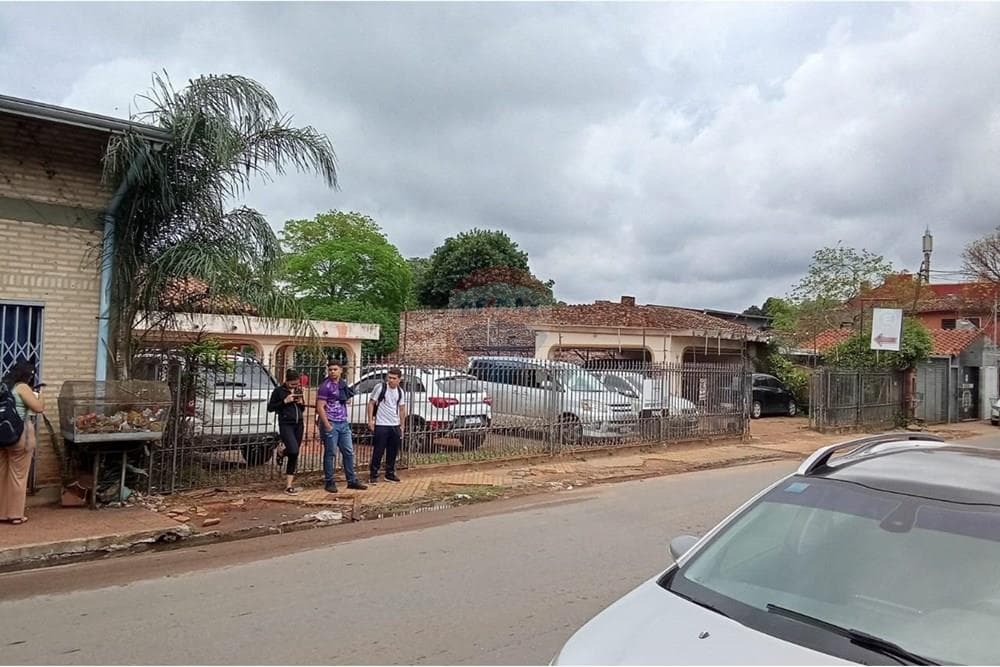 Vendo terreno en San Lorenzo a 2 cuadras de la municipalidad