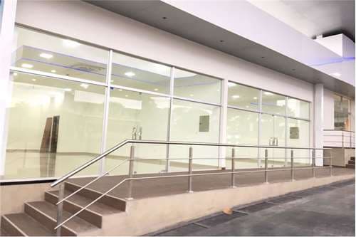 Salon comercial en estacion de servicios Ñemby, foto 1