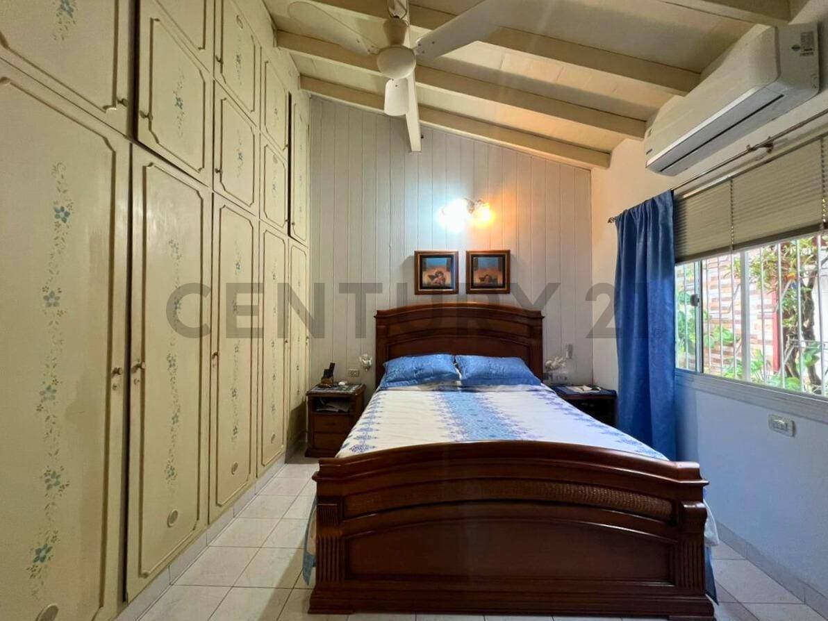 Hermosa casa en venta en el Barrio Mburucuyá - Asunción, foto 5