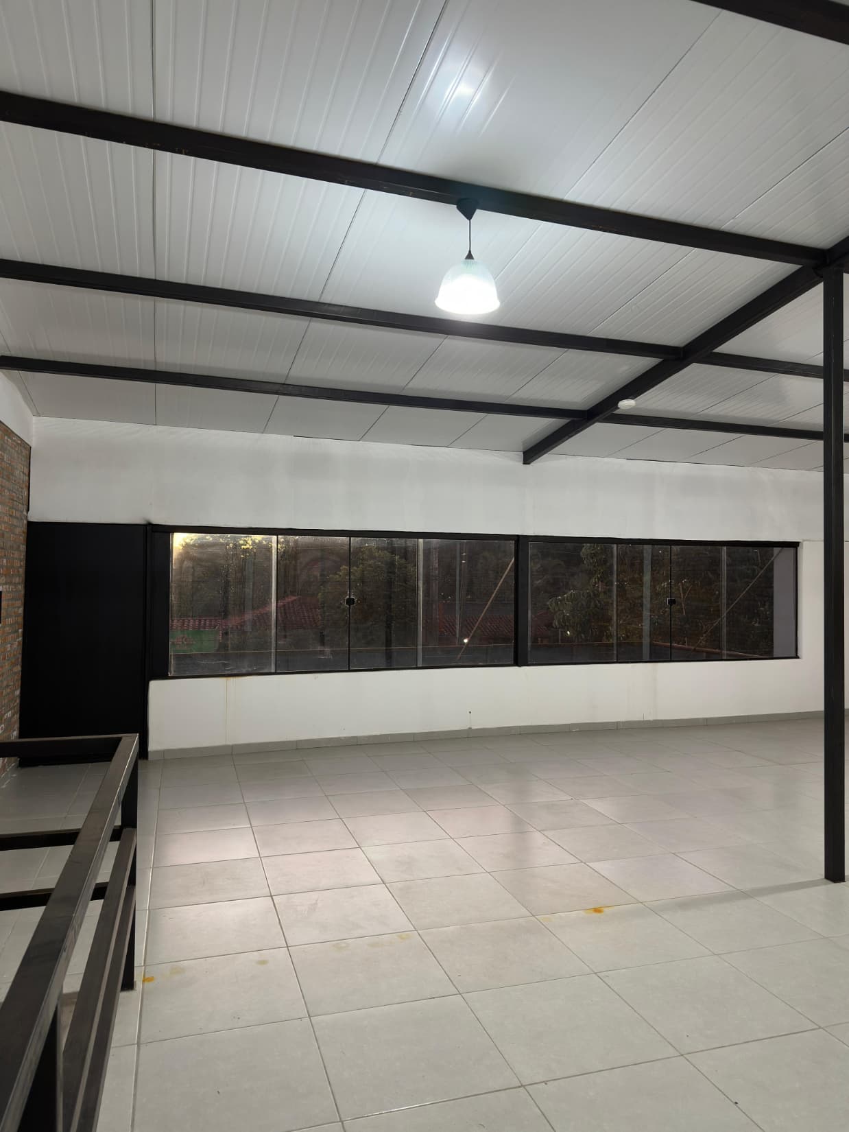 Alquilo salon comercial a estrenar Luque -San Lorenzo