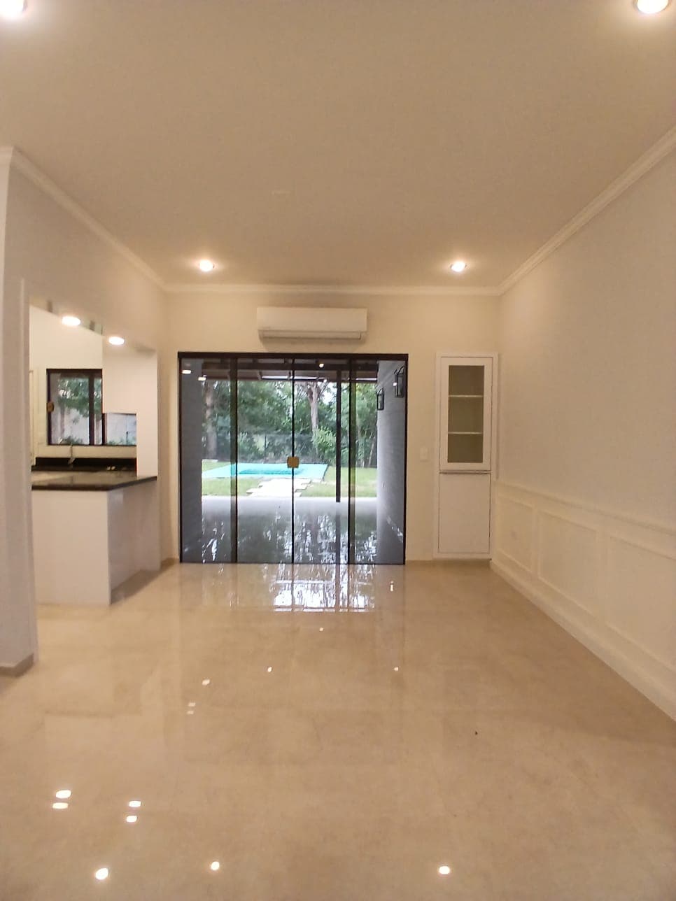 Casa toda en planta baja en surubi'i, foto 4