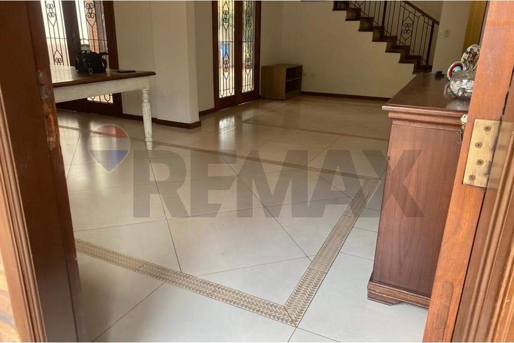 Amplia Residencia en Venta - San Lorenzo, Paraguay, foto 5