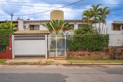 Vendo casa en lambare