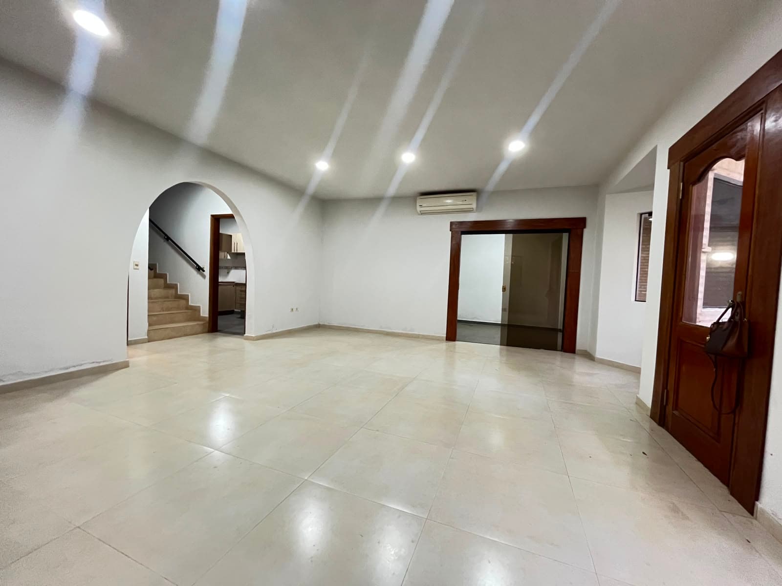 En alquiler, hermosa casa c/ 3 dormitorios, mburucuyá, foto 4
