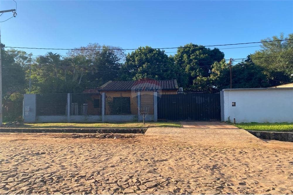 Vendo casa en bo. Laurelty - Luque