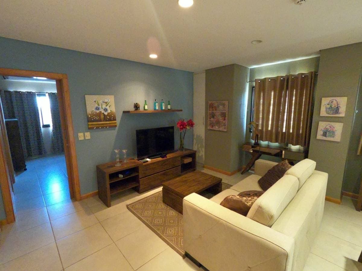 Se alquila confortable departamento amoblado zona paseo la galería — foto 1