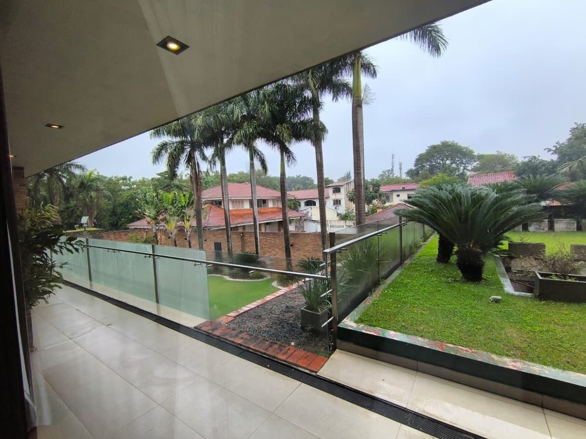 Residencia exclusiva de 3 niveles en Villa Morra, foto 2