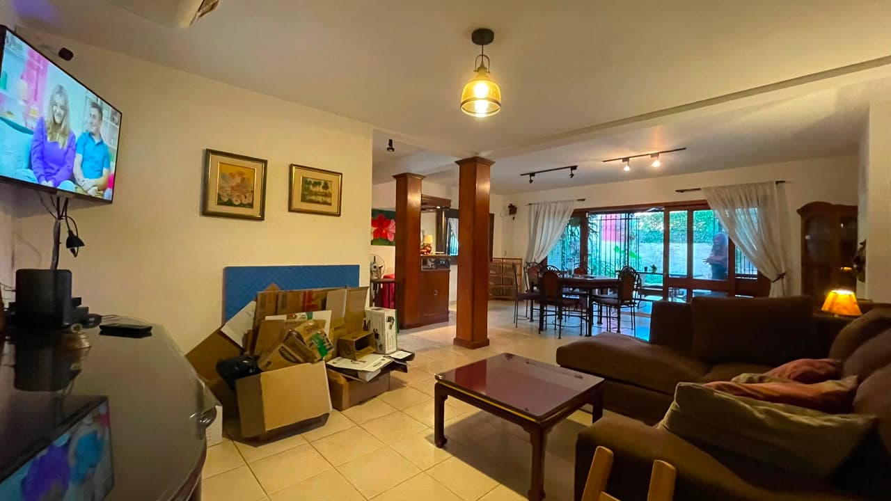 1320 usd - alquilo hermosa casa de 2 plantas c/ 3 hab. En bo. Herrera, foto 5
