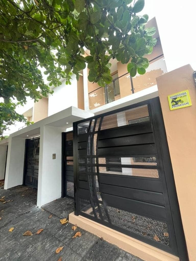 Alquilo duplex en Fernando de la Mora zona sur