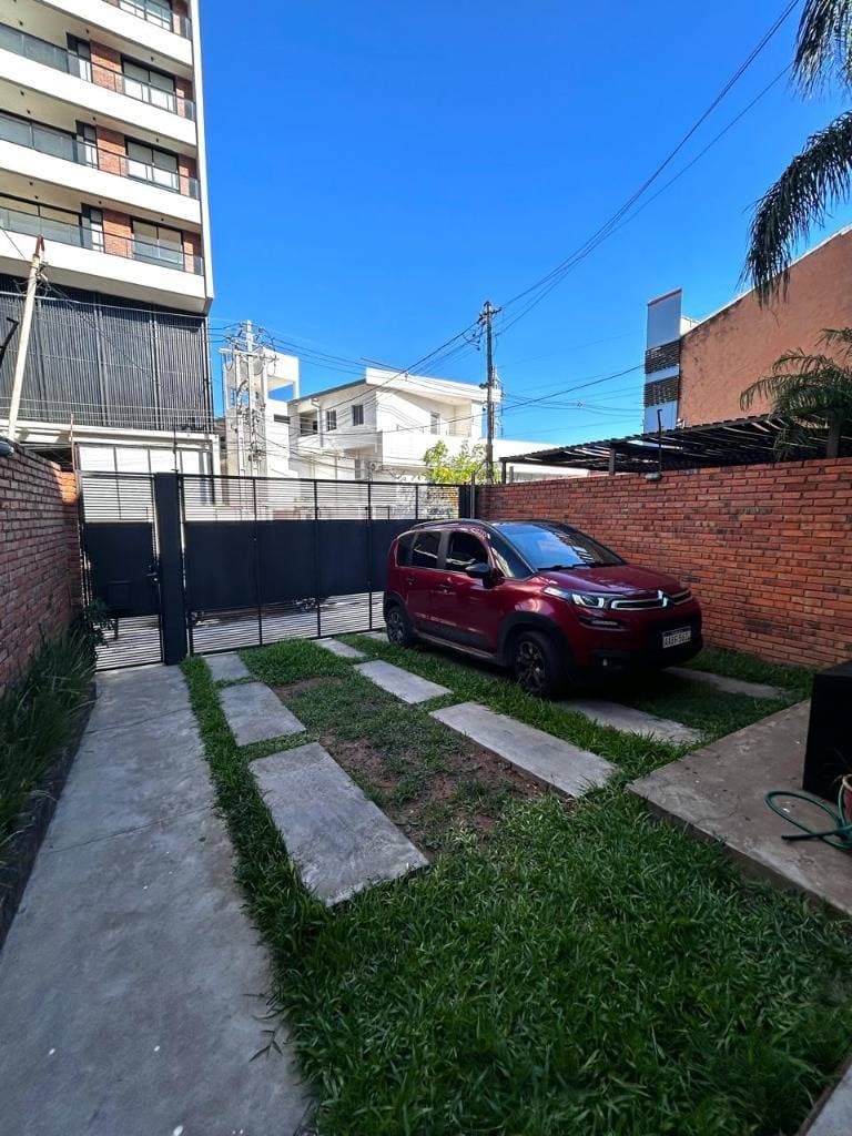 Amplia casa pareada en ycua sati – asuncion, foto 2