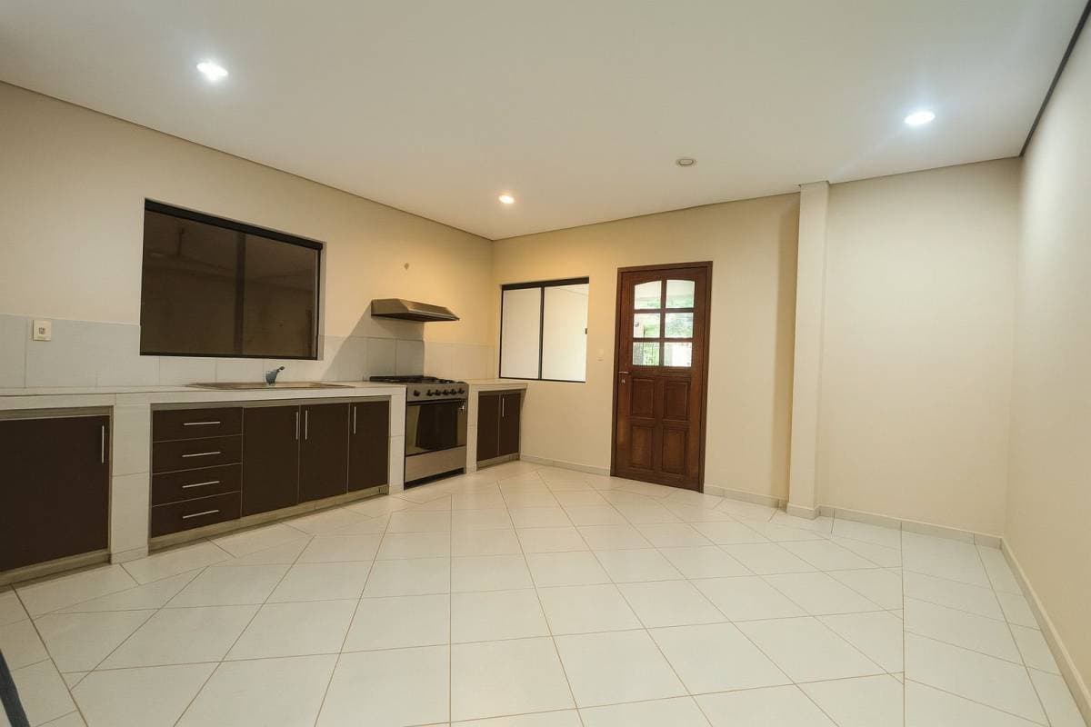 En venta – casa en barrio mariscal estigarribia, foto 5