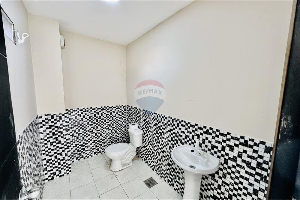Exclusivo showroom con oficinas – ubicación estratégica en asunción, foto 5