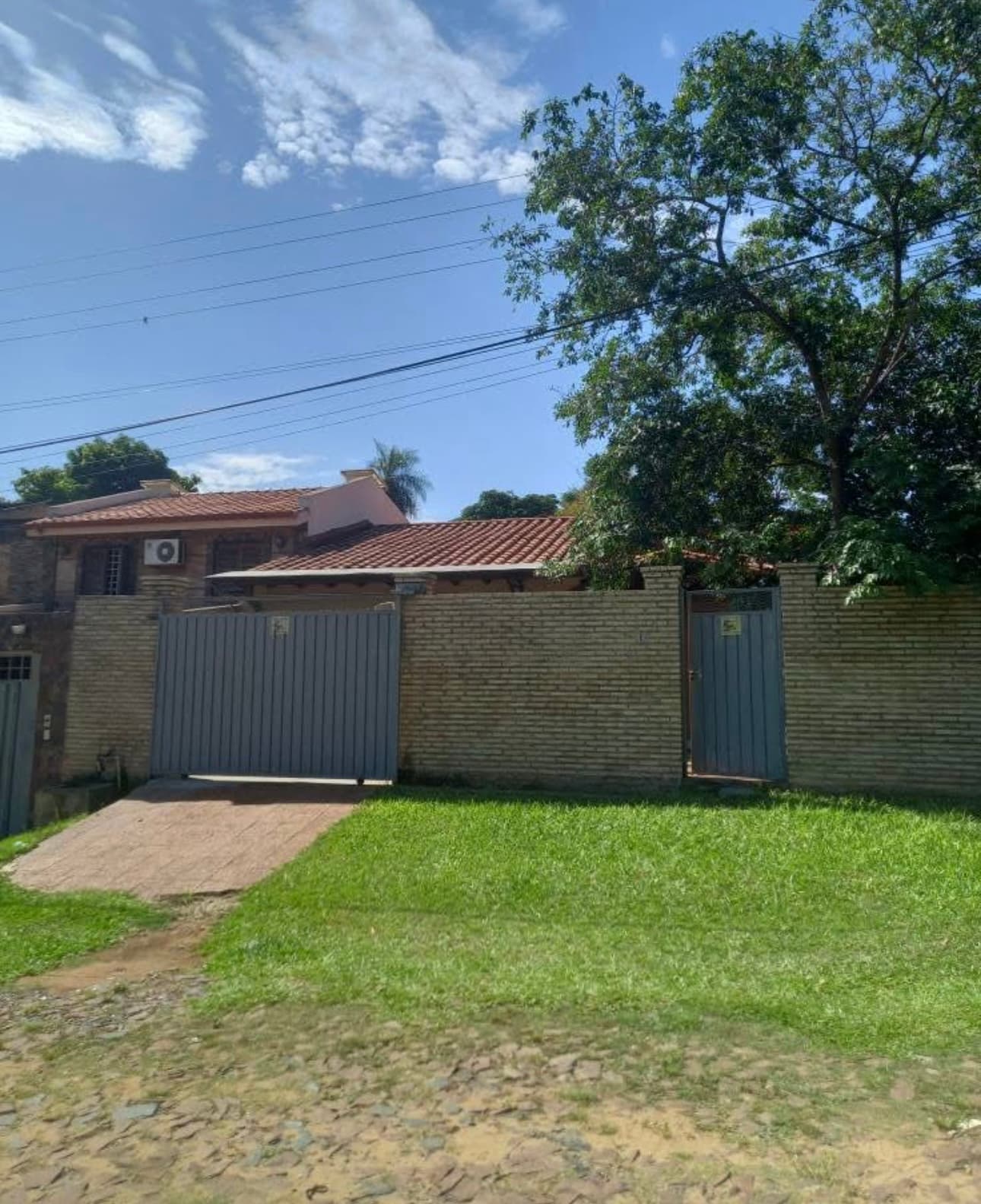 En venta hermosa casa de 3 habitaciones en lambare