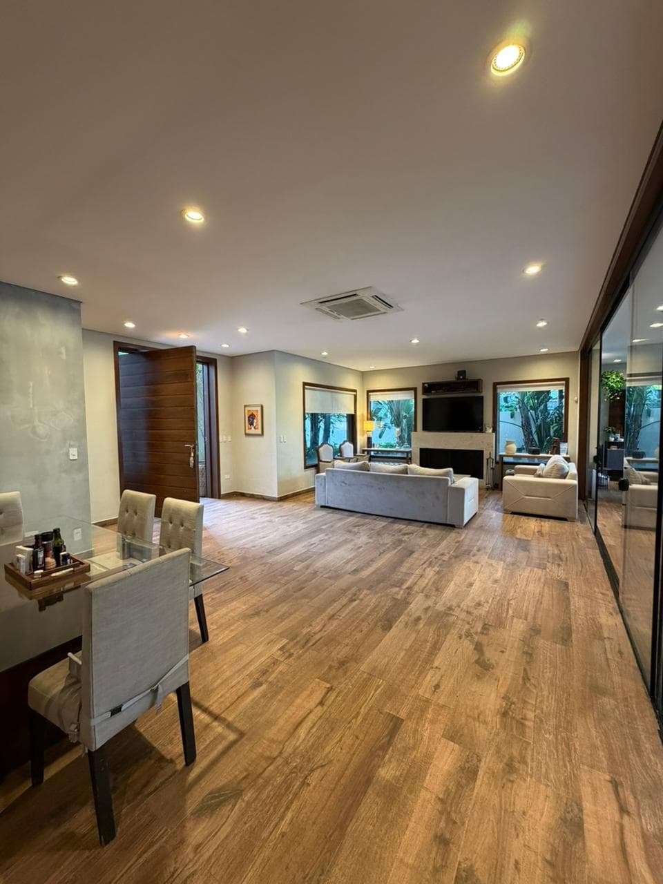 4300 usd - hermosa residencia de 4 dorm. En barrio mburucuya (zona cpj) — foto 2