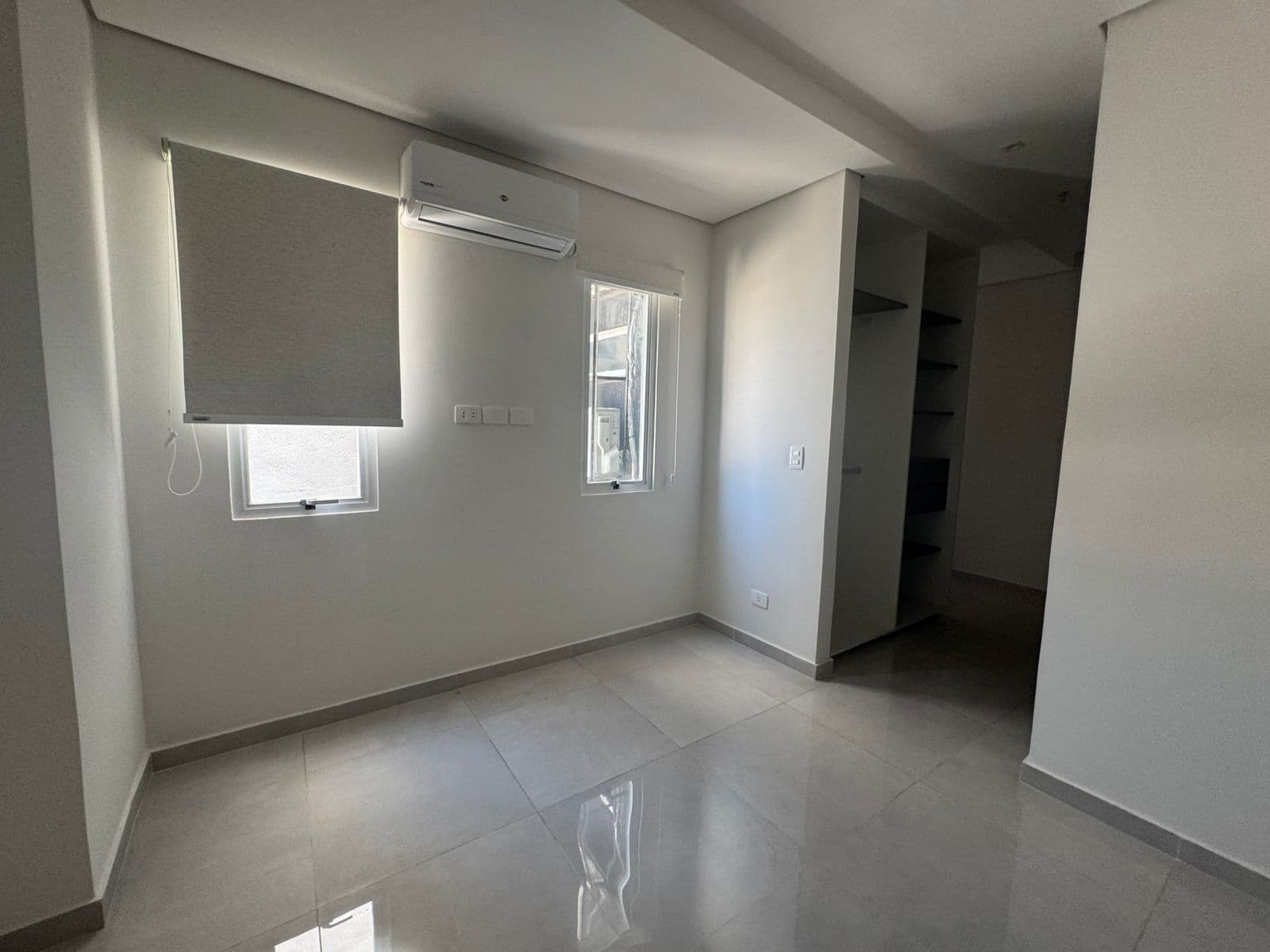EN ALQUILER – Amplio Departamento | Las Lomas, foto 5