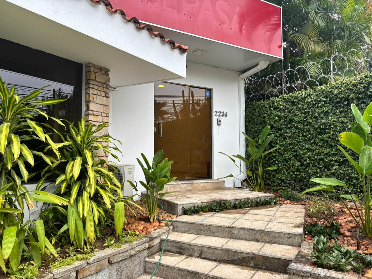 Oficinas Corporativas / Local Comercial en Alquiler - Barrio Mcal. López — foto 4