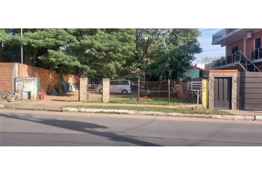 Vendo amplio terreno en loma pyta