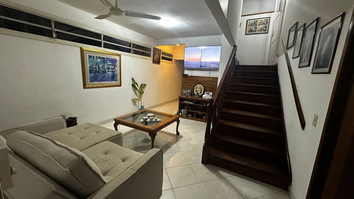 Amplia residencia 6 dorm. con piscina | Vista Alegre, foto 3