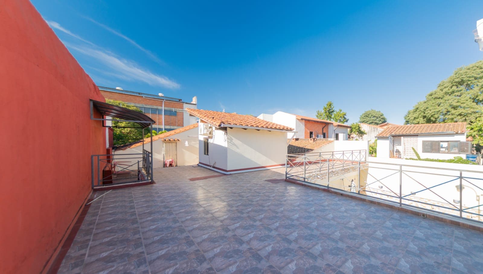 En Venta – Amplia Casa En Barrio Nazareth