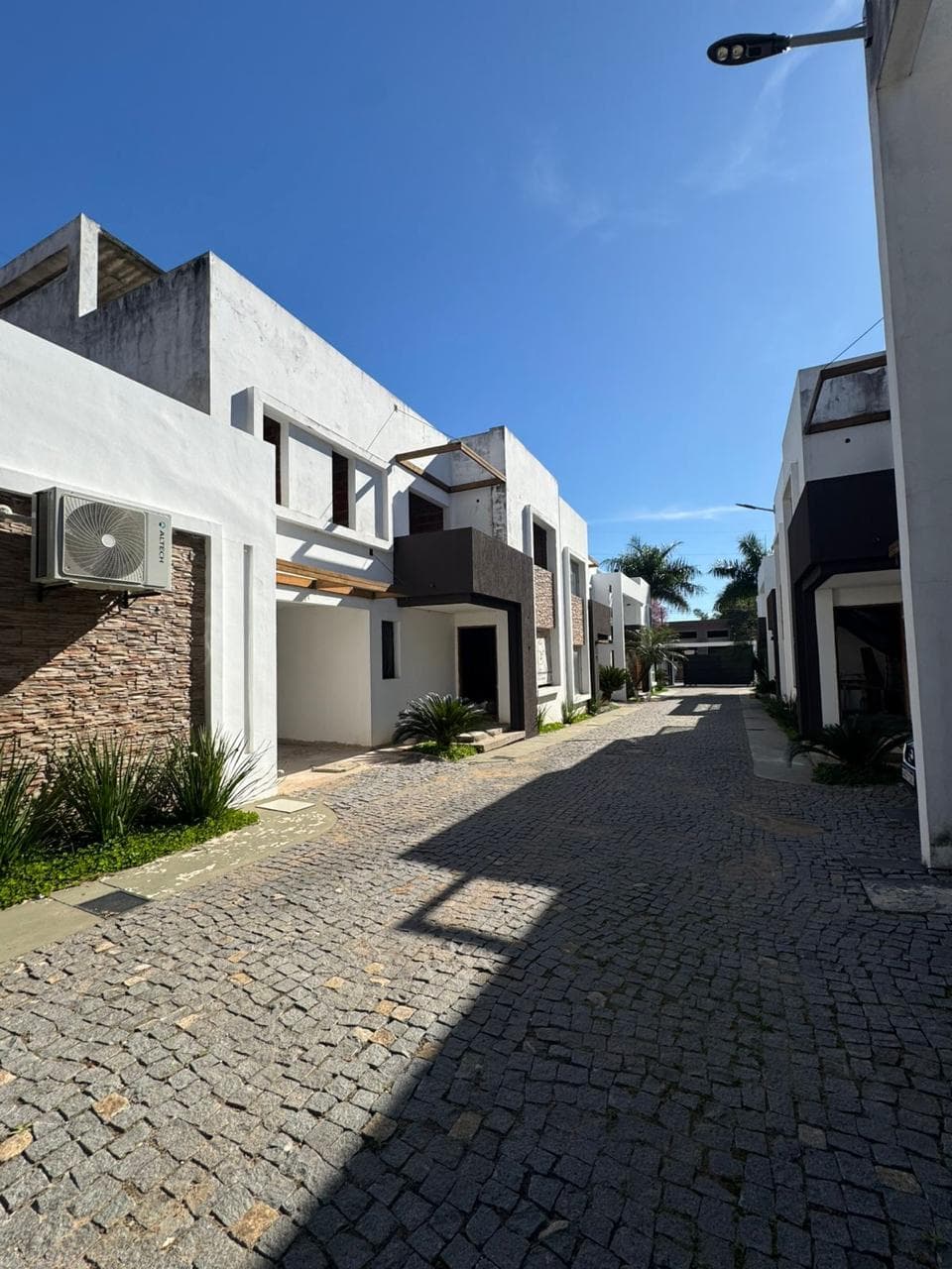 Dúplex a Estrenar en Condominio Costa Rica II – 3 Dorm – Zona Avda. Perón