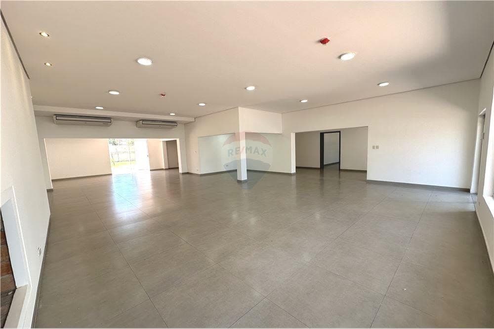 Local comercial con ofcinas y patio en ciudad nueva — foto 5