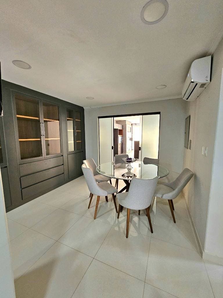 Hermosa casa semi amoblada en barrio ykua sati, foto 4