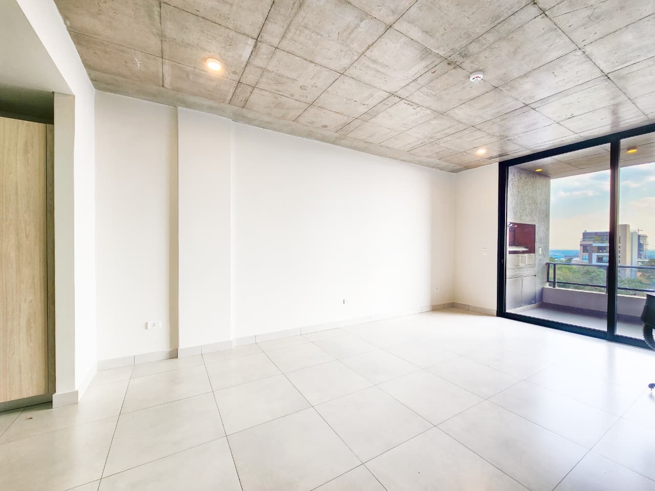En Venta - Departamenteo De 2 Dormitorios C/ Cochera En Barrio Jara — foto 4