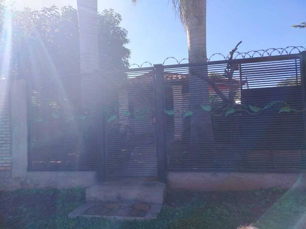 Vendo amplia casa en Luque
