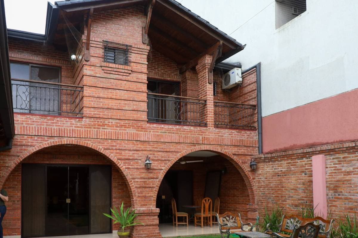 En venta residencia en Villa Aurelia — foto 3