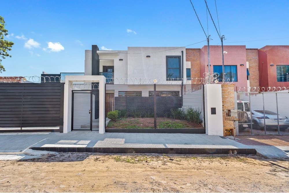 Hermosa casa, ita enramada, Asunción, foto 2