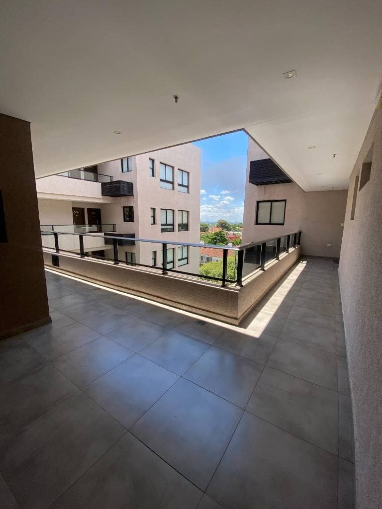 Dpto de 2 dormitorios en el edificio “bosques de Villa Morra” - id 32938, foto 2