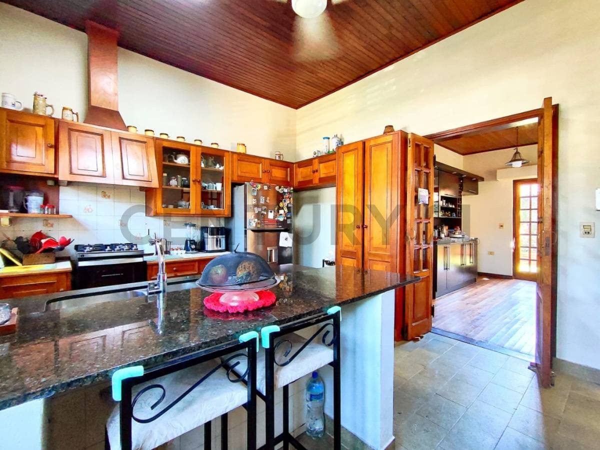 Casa en esquina con ubicación privilegiada!, foto 2